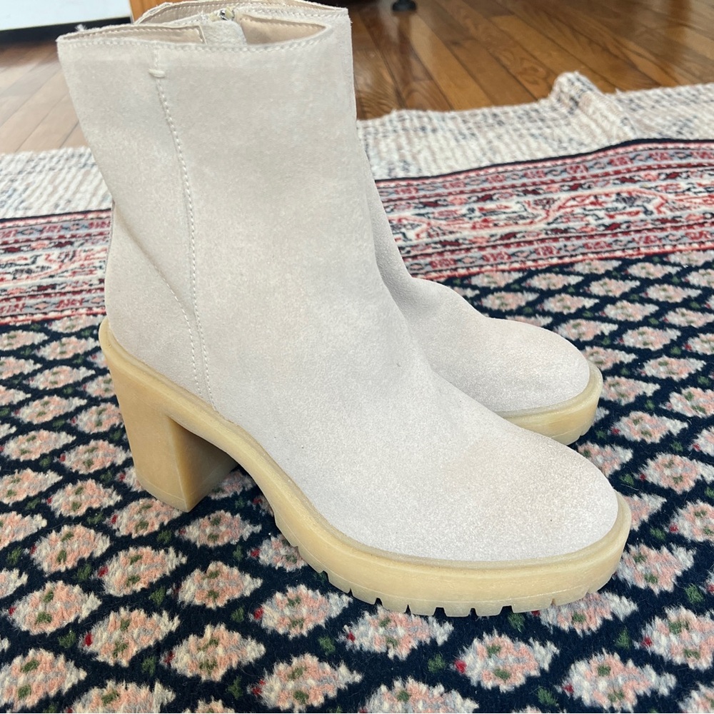 Beige Dolce Vita lug sole boots